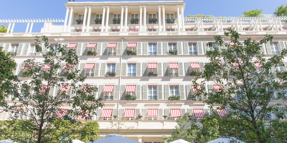 HOTEL LE BRISTOL フランス語 Le Bristol Paris • Global Recognition Awards™